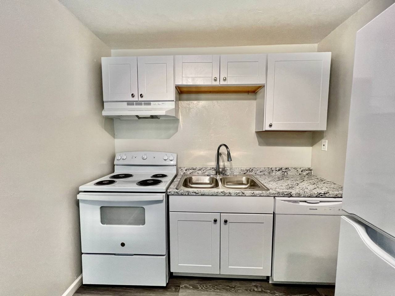 3500 Sw 29th Pl #4 - Photo 5 of 26