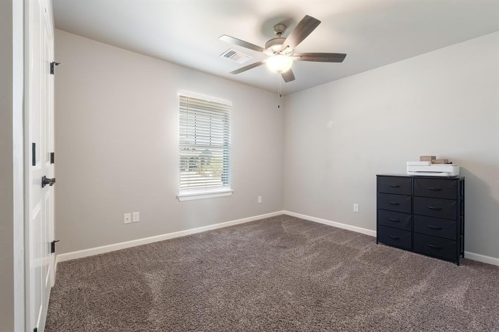 800 Cassandra Ln - Photo 5 of 25