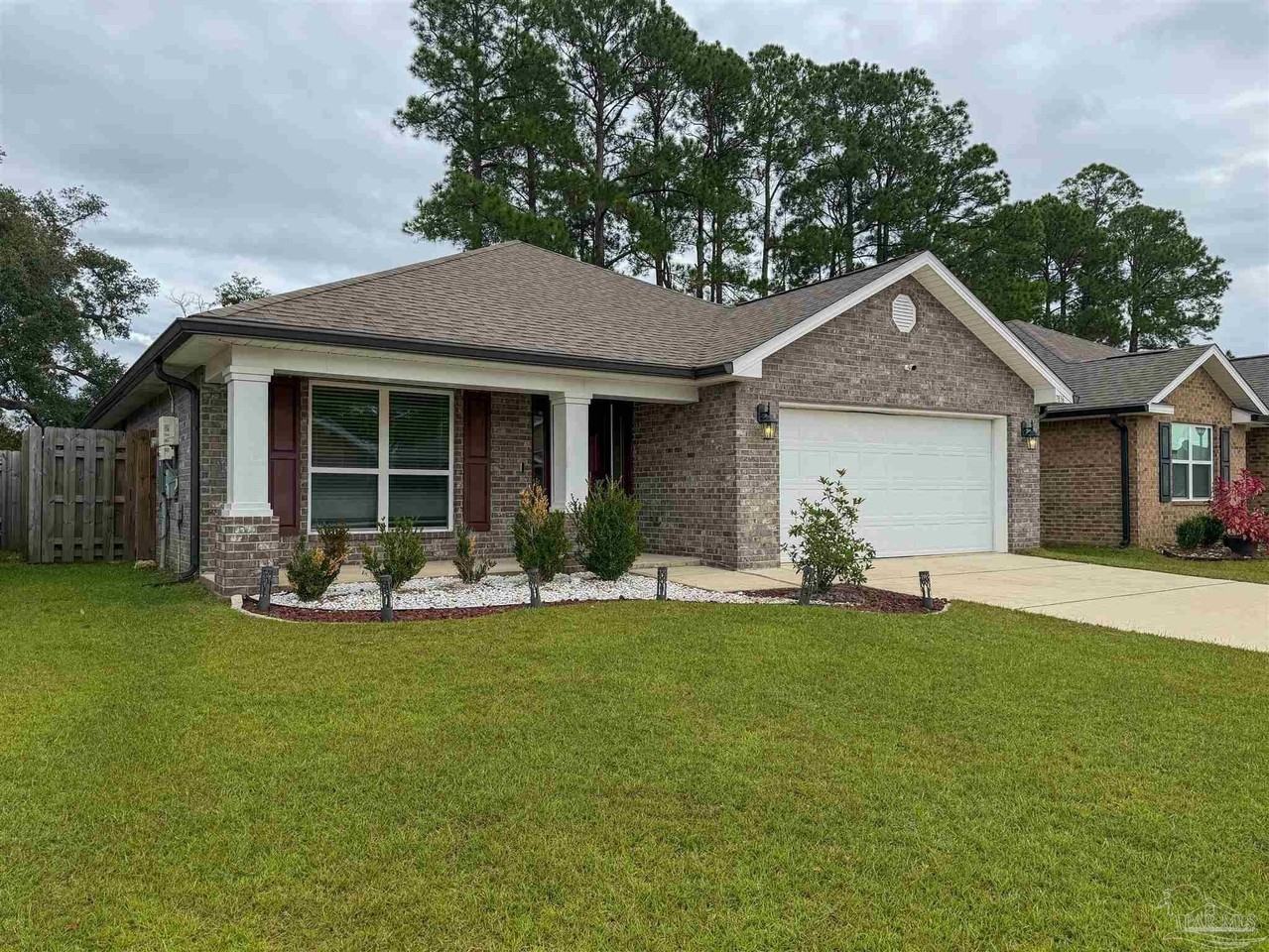 7836 Lakeside Oaks Drive