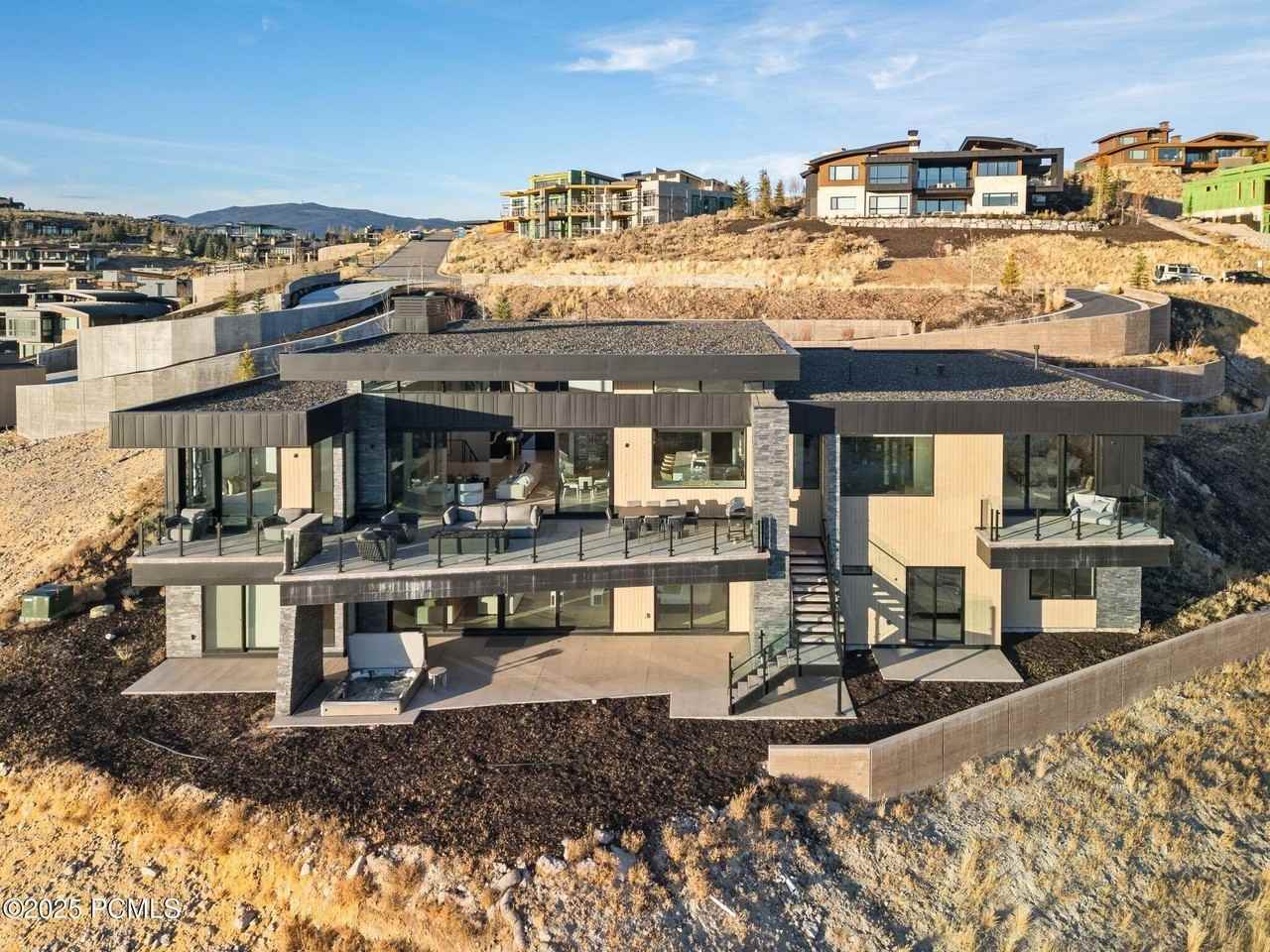 3404 E Wapiti Canyon Rd - Photo 3 of 50