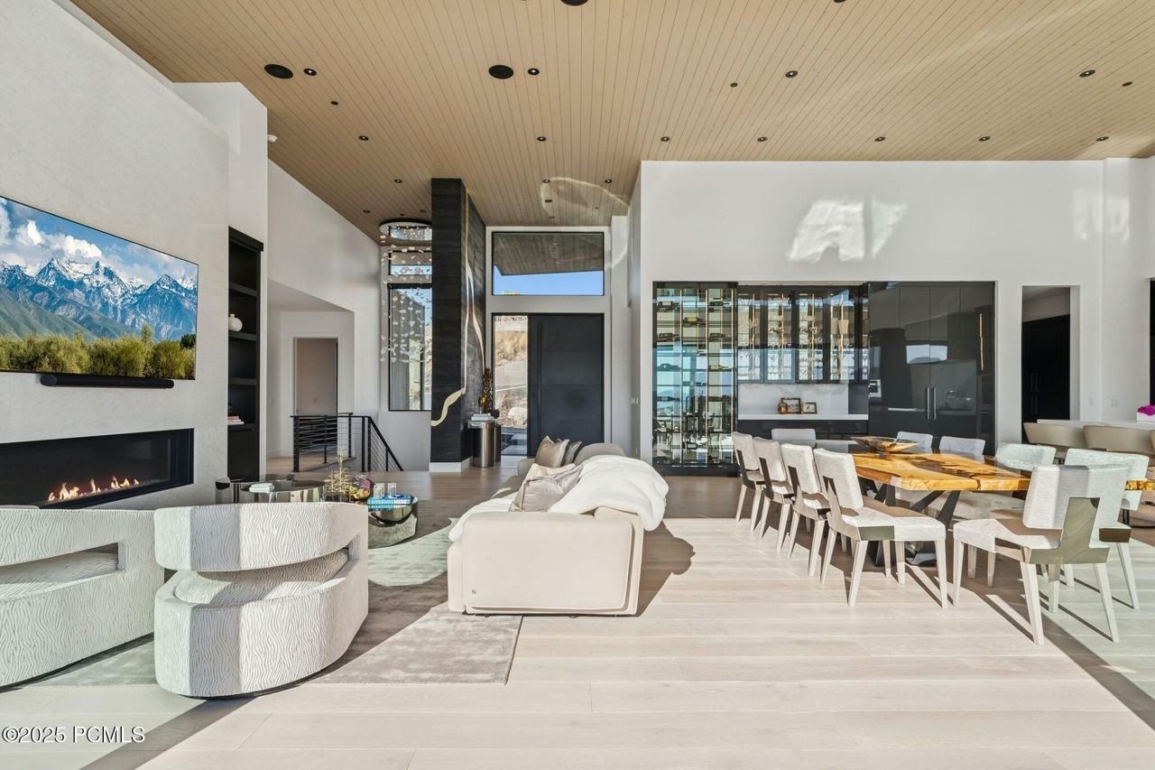 3404 E Wapiti Canyon Rd - Photo 7 of 50