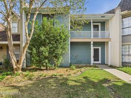 featured image of 19 Courtyard Cir