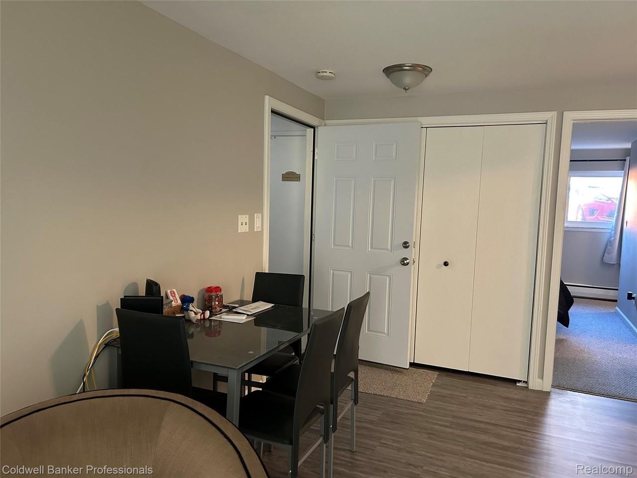 31831 Grand River Ave - Photo 4 of 15