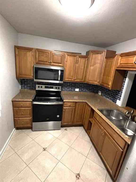 8851 N New River Canal Rd #1E - Photo 2 of 11