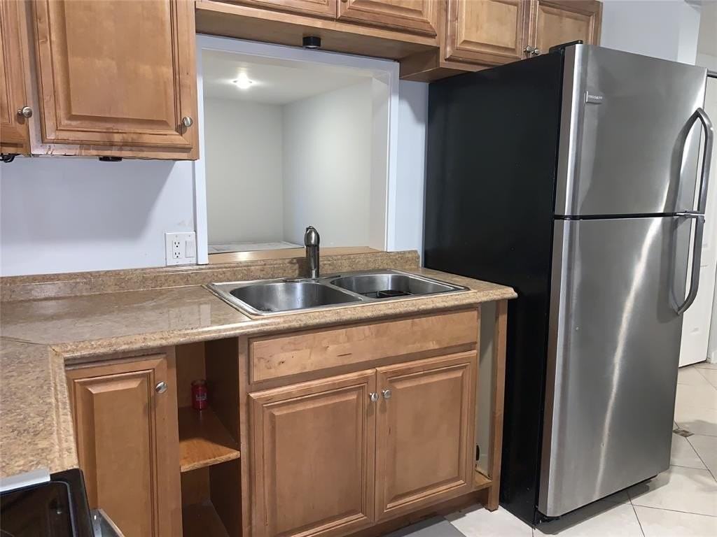 8851 N New River Canal Rd #1E - Photo 3 of 11