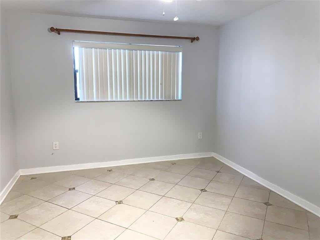 8851 N New River Canal Rd #1E - Photo 6 of 11