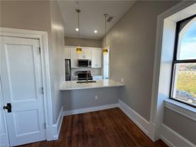 332 34th St #215 - Photo 1 of 1