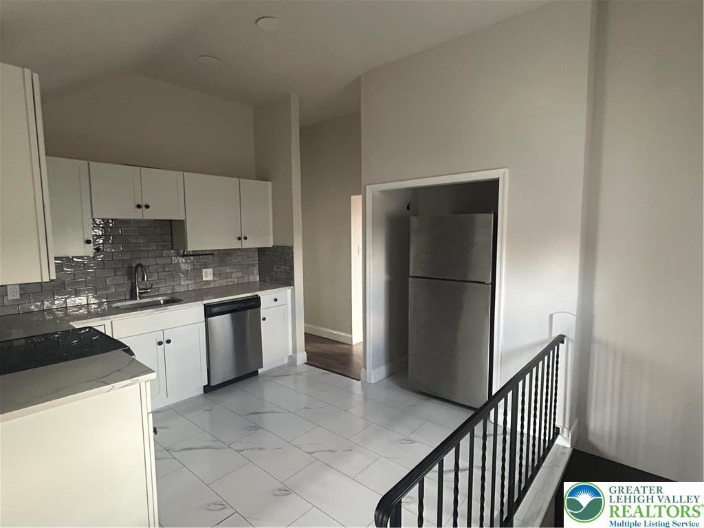 113 E Union Blvd - Photo 6 of 23