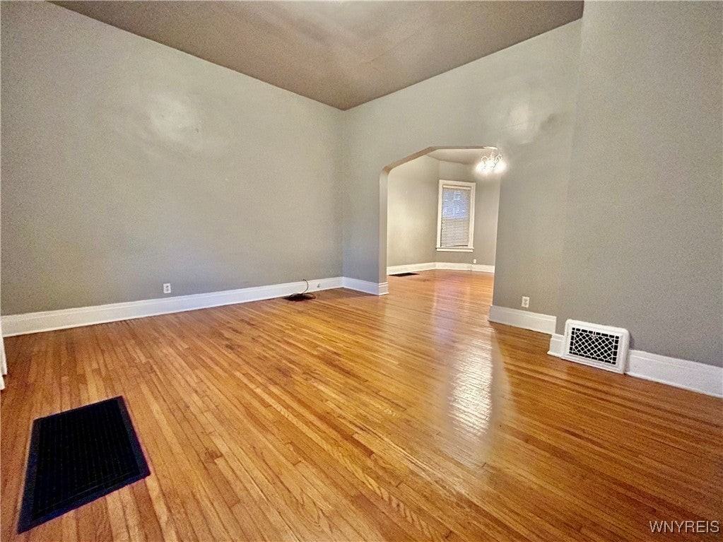 123 Highland Ave - Photo 3 of 10