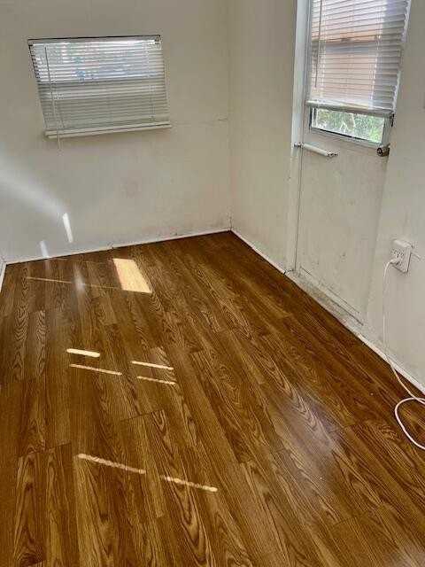 538 W 3rd St - Photo 5 of 10