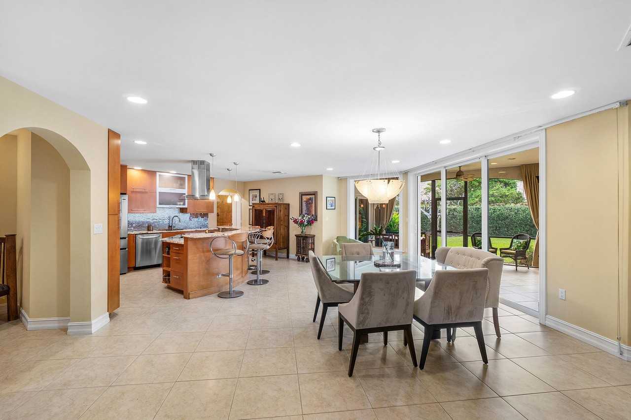 3509 Nw 26th Ct - Photo 7 of 33