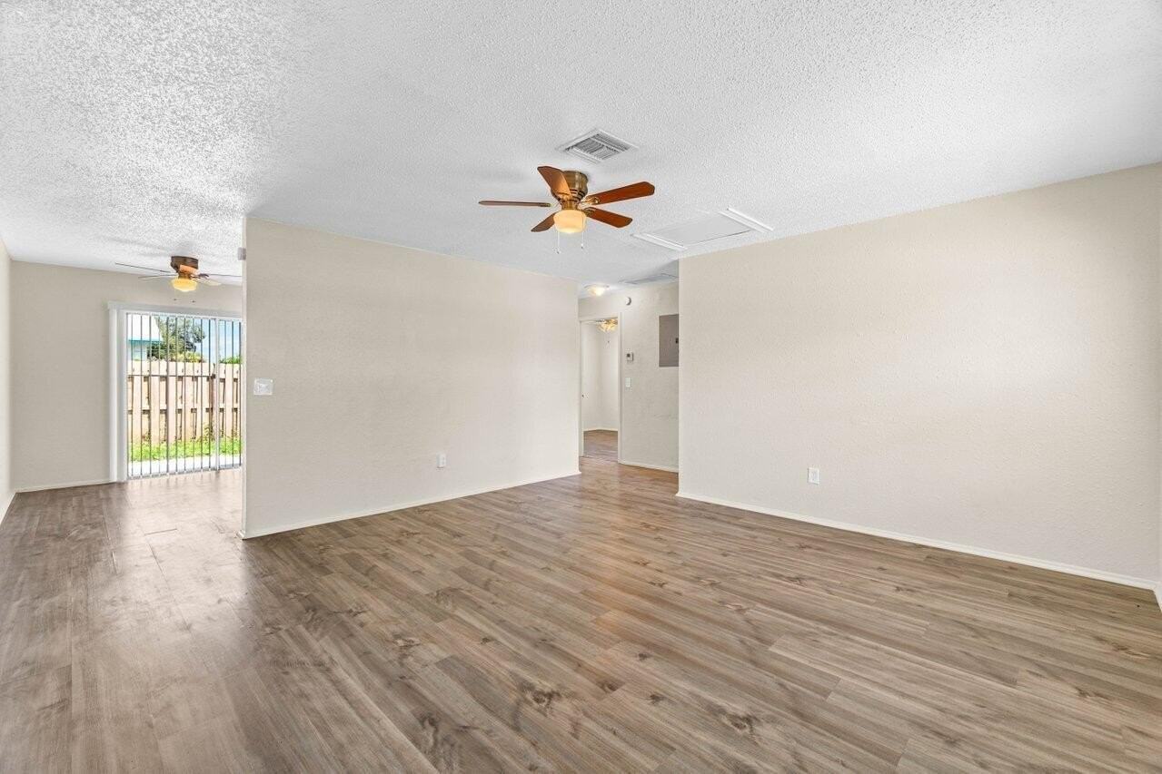 4781 Gulfstream Rd - Photo 6 of 20