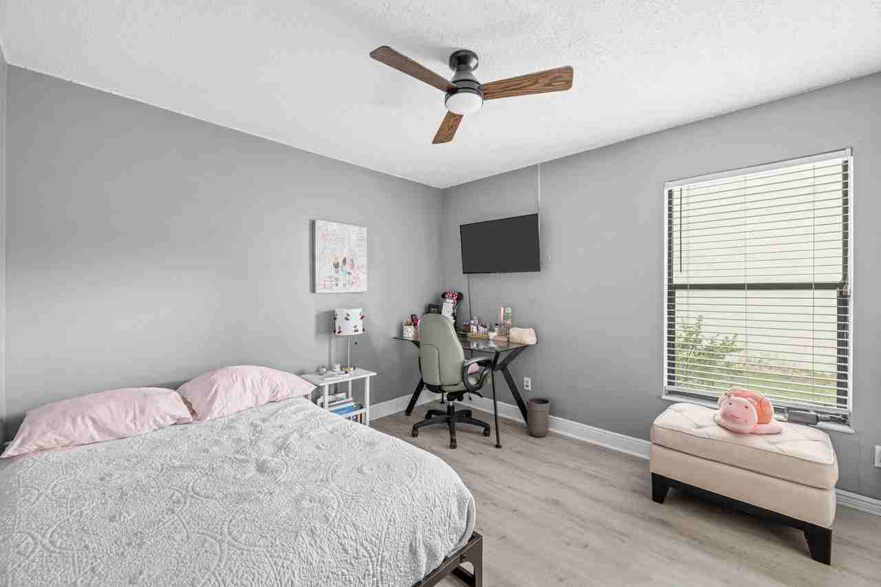 1599 Bayridge Pl - Photo 5 of 21