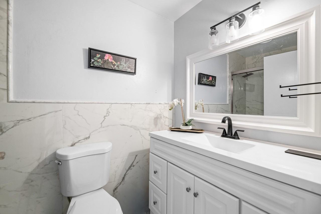 1599 Bayridge Pl - Photo 6 of 21