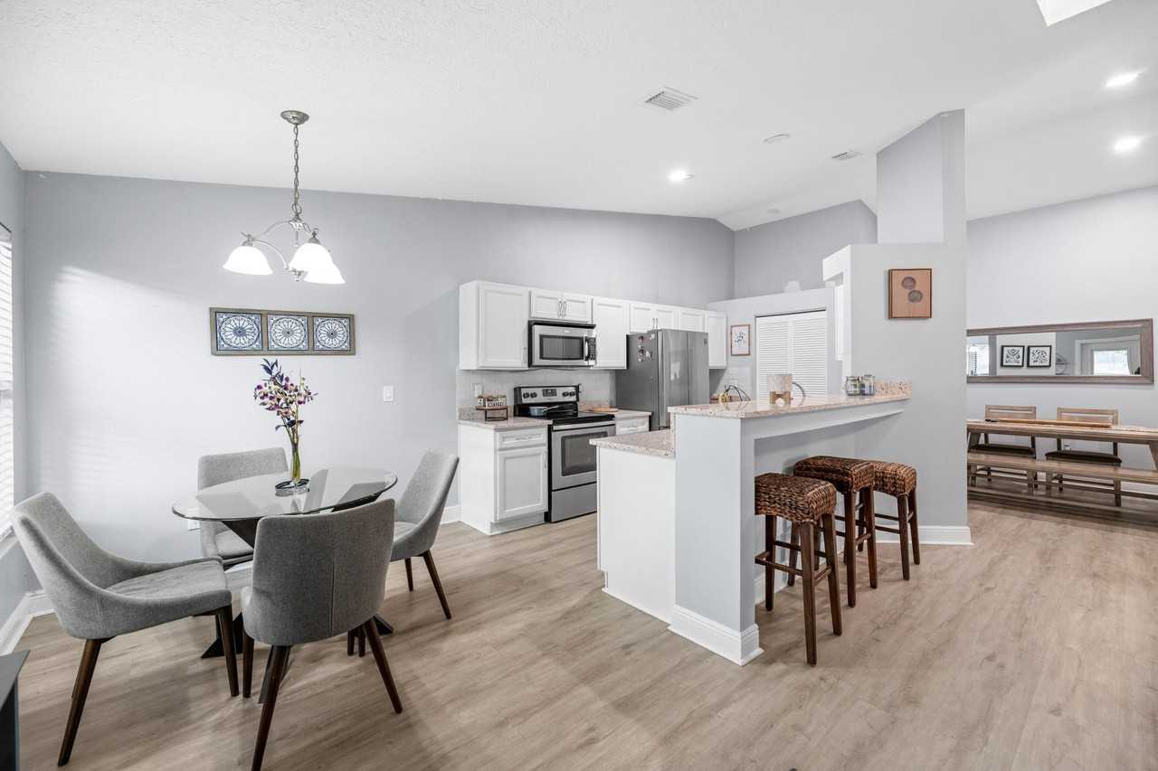 1599 Bayridge Pl - Photo 7 of 21