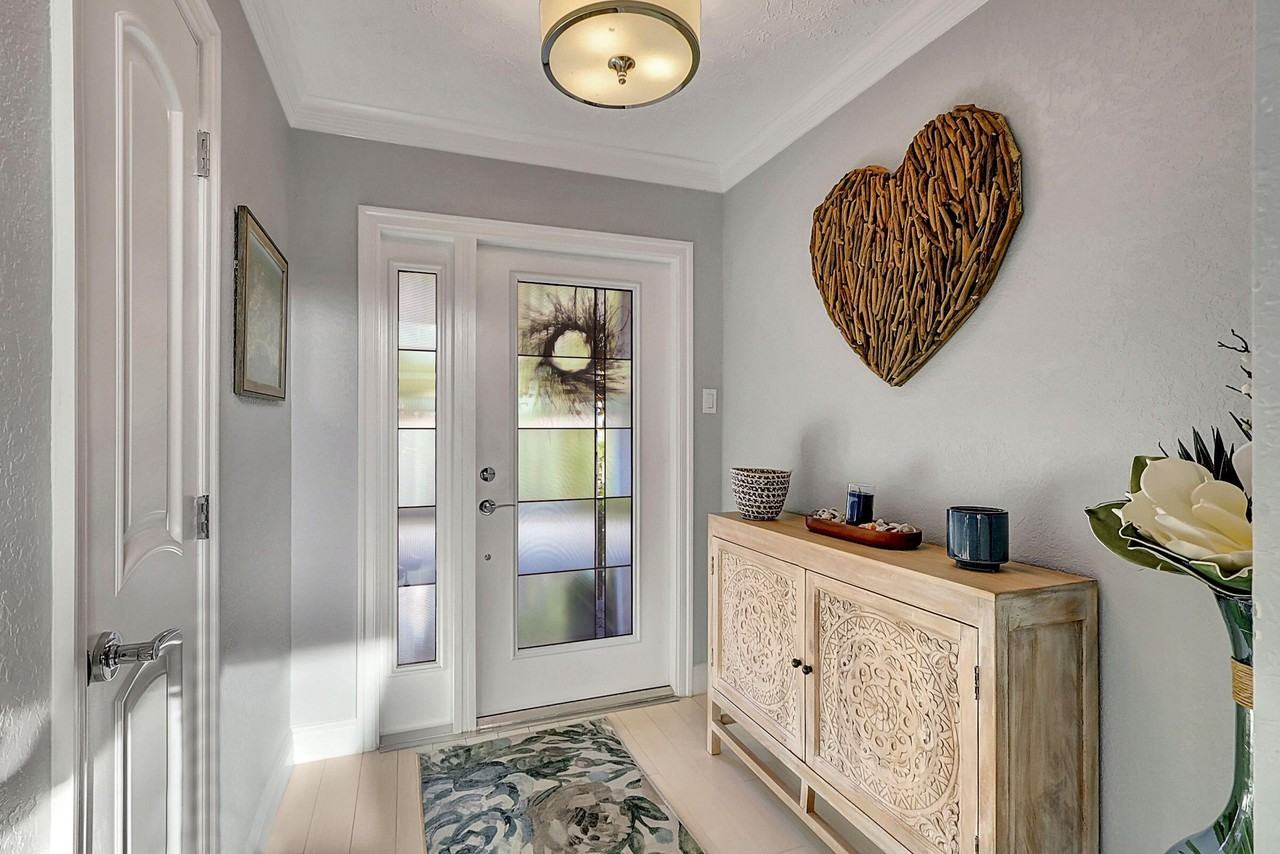 3271 Southeast Court Drive - Photo 4 of 50