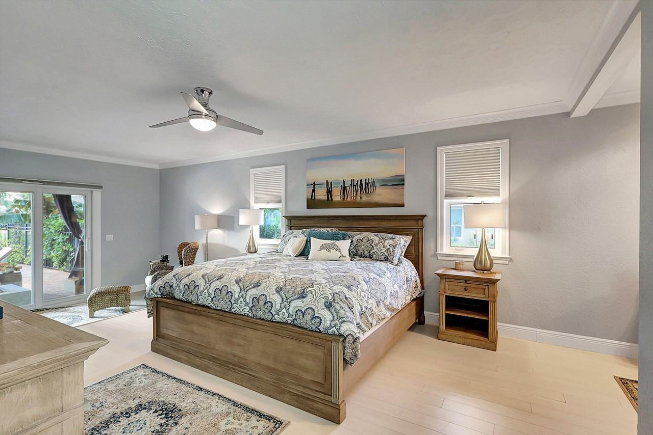 3271 Southeast Court Drive - Photo 5 of 50