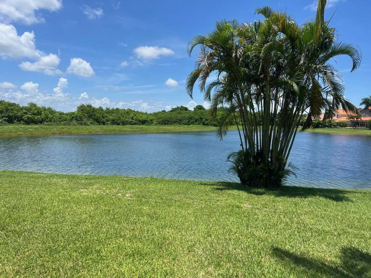 22492 Middletown Dr - Photo 3 of 35