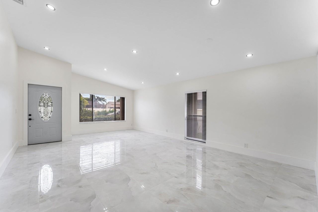 1531 Sw 102nd Ter - Photo 3 of 30