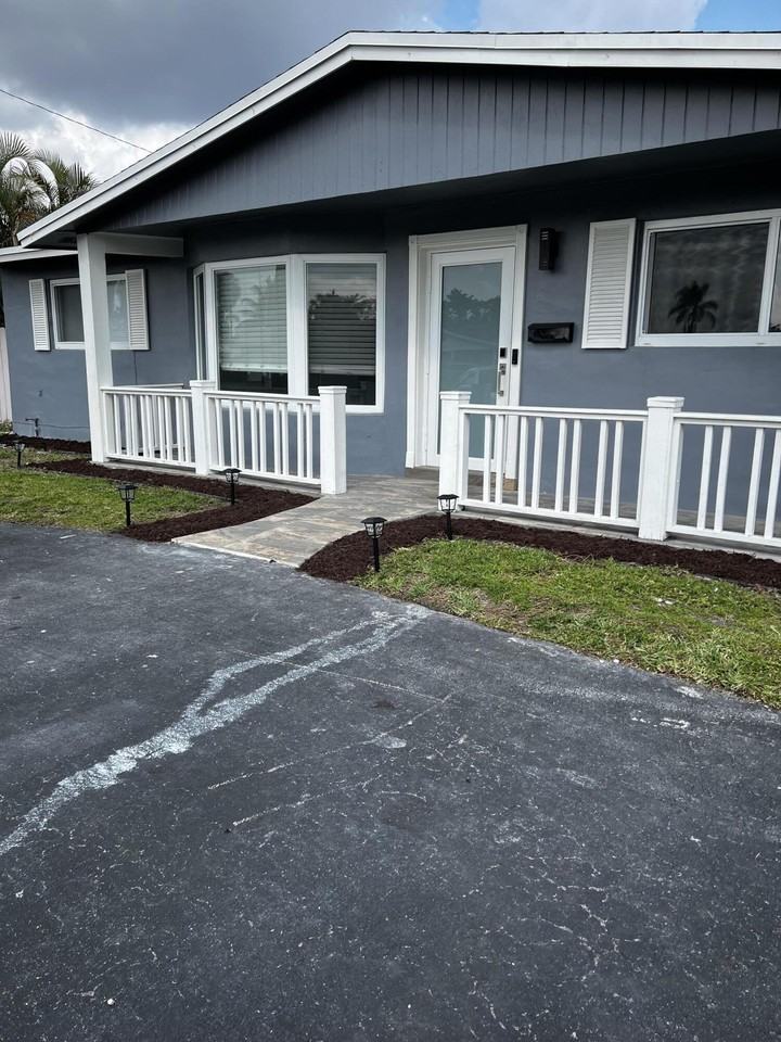 750 Nw 44th Ave - Photo 2 of 34