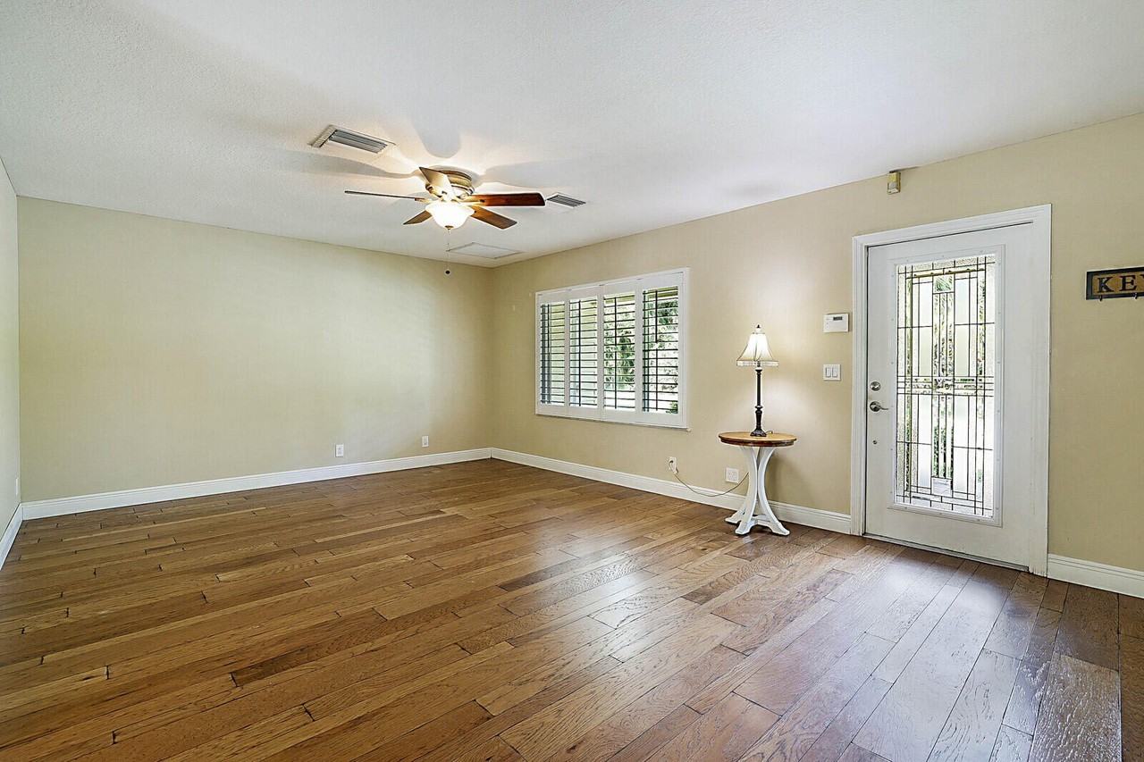 12812 Raymond Dr - Photo 2 of 43