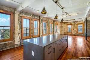 featured image of 219 N Alamo St #401