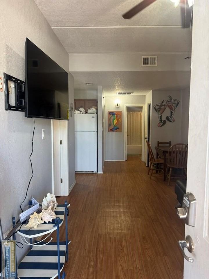 123 E Morningside Dr - Photo 2 of 6