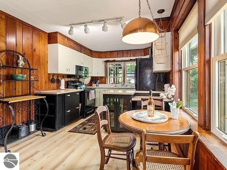 843 N South Long Lake Rd - Photo 7 of 18