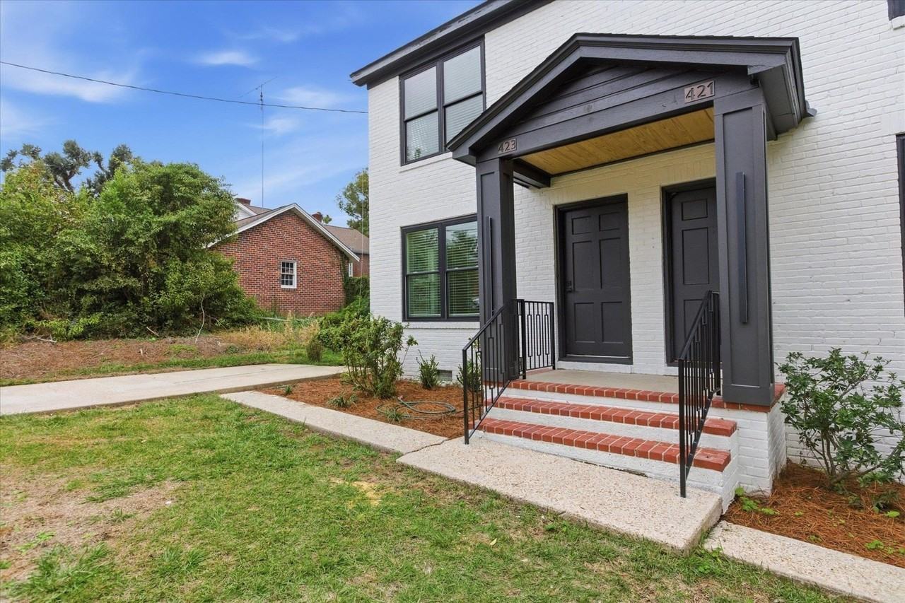 421 E Jennings St - Photo 3 of 39