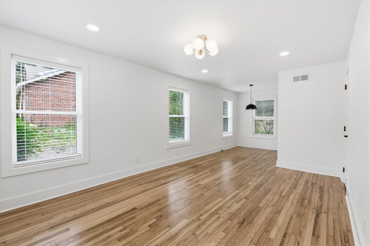 421 E Jennings St - Photo 7 of 39