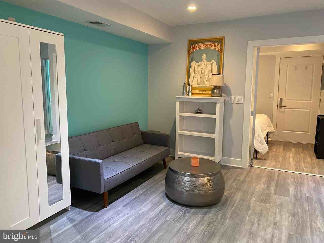 1209 G St Se Unit 2 #2 - Photo 5 of 15