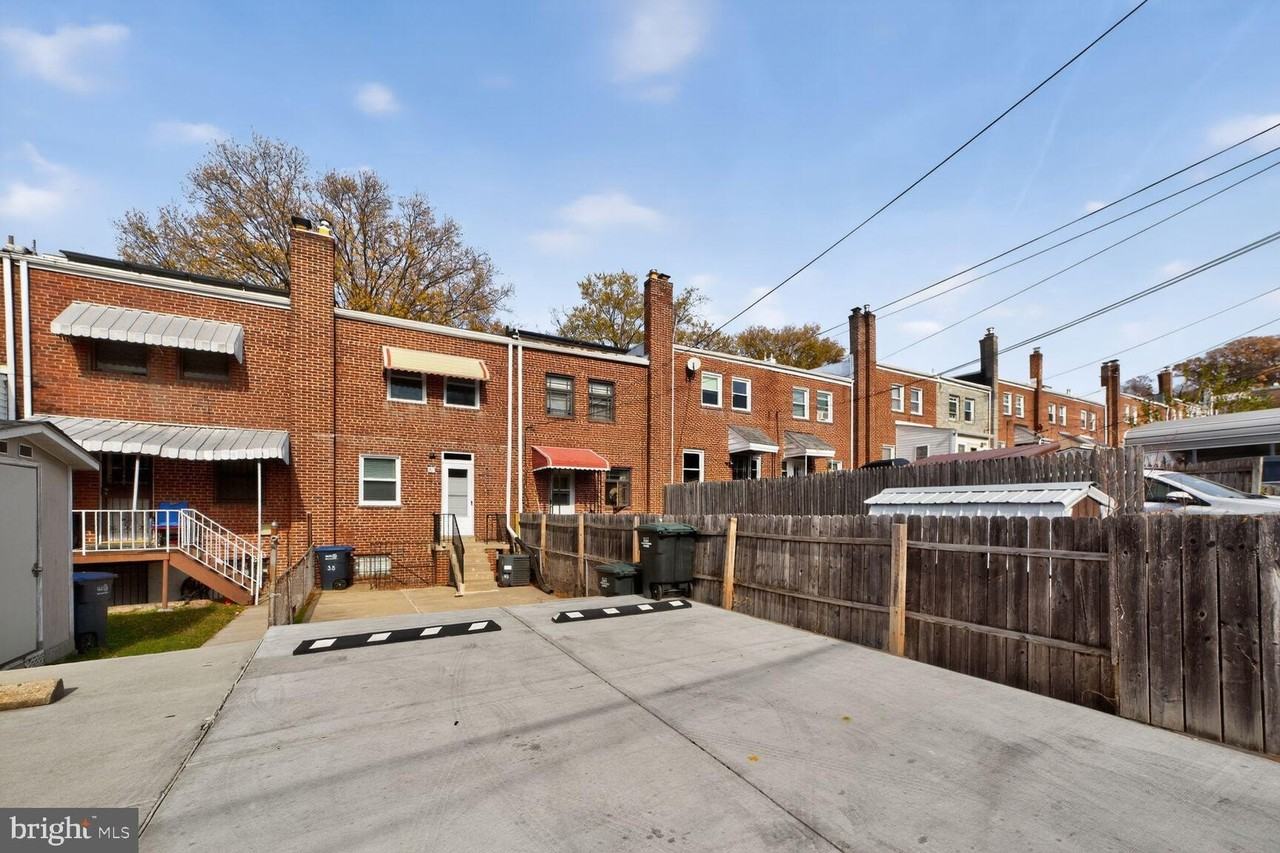 35 Crittenden St Ne - Photo 2 of 25