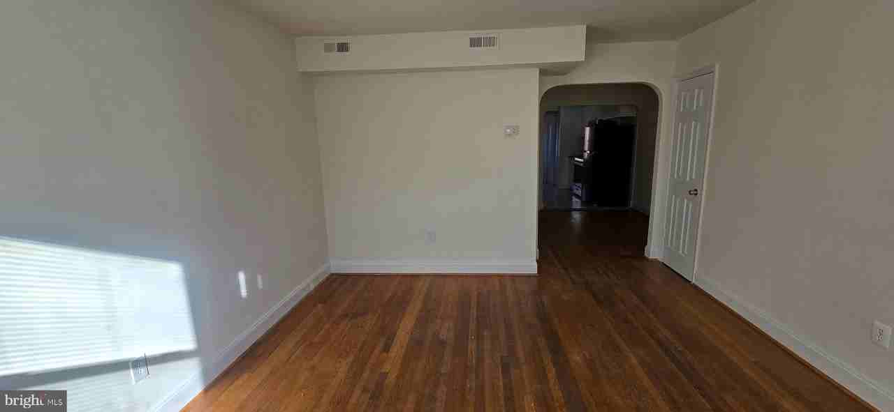 1516 F St Ne Apt 3 #3 - Photo 2 of 14