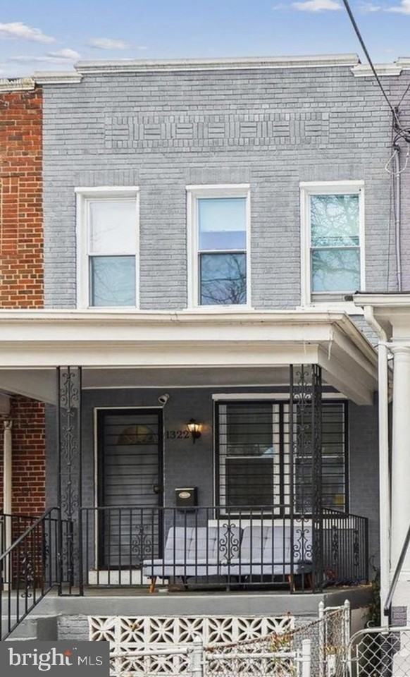 1322 Ridge Pl Se - Photo 2 of 25