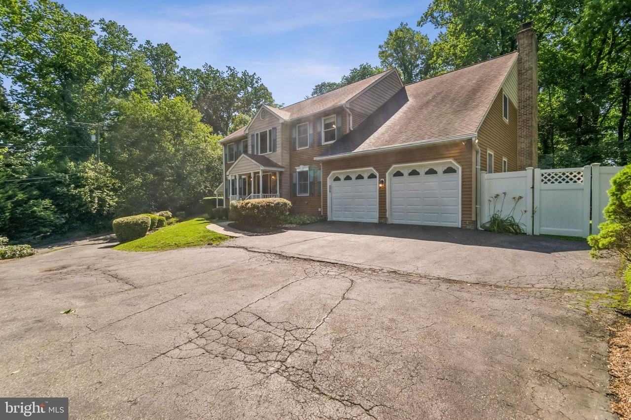 478 Mountain Rd - Photo 2 of 50