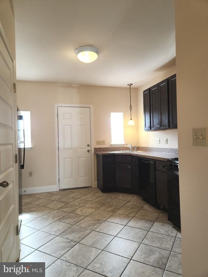 2827 W Mulberry St - Photo 7 of 15