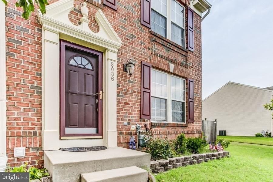 5036 Finsbury Rd - Photo 2 of 34