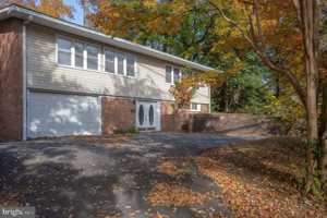 featured image of 5715 Massachusetts Ave