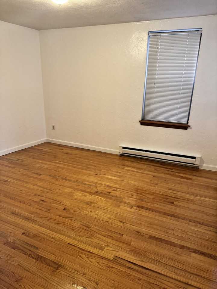 156 Salem St #2 - Photo 4 of 12