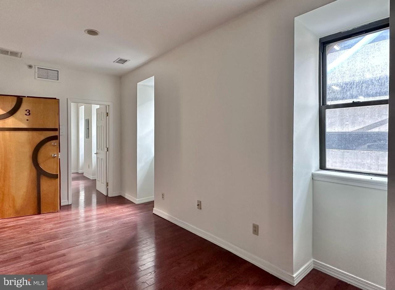 118 S 12th St #4R - Photo 3 of 12