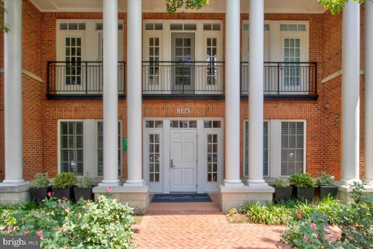 1023 N Royal St Unit 208 #208 - Photo 2 of 29