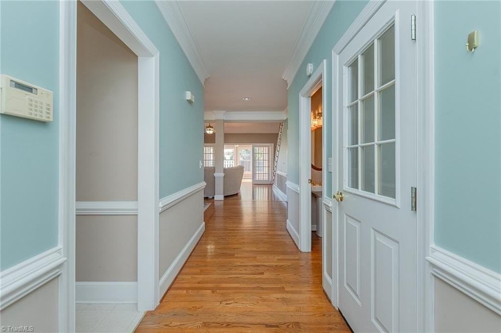 101 Saint Charles Ct - Photo 3 of 21