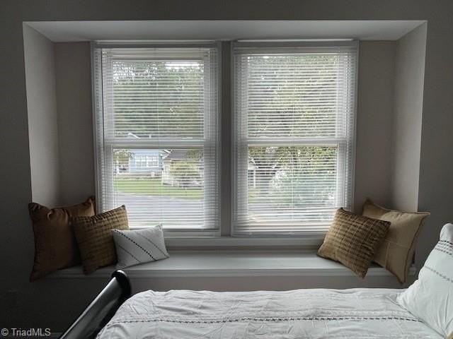 3607 Mccuiston Rd - Photo 7 of 46