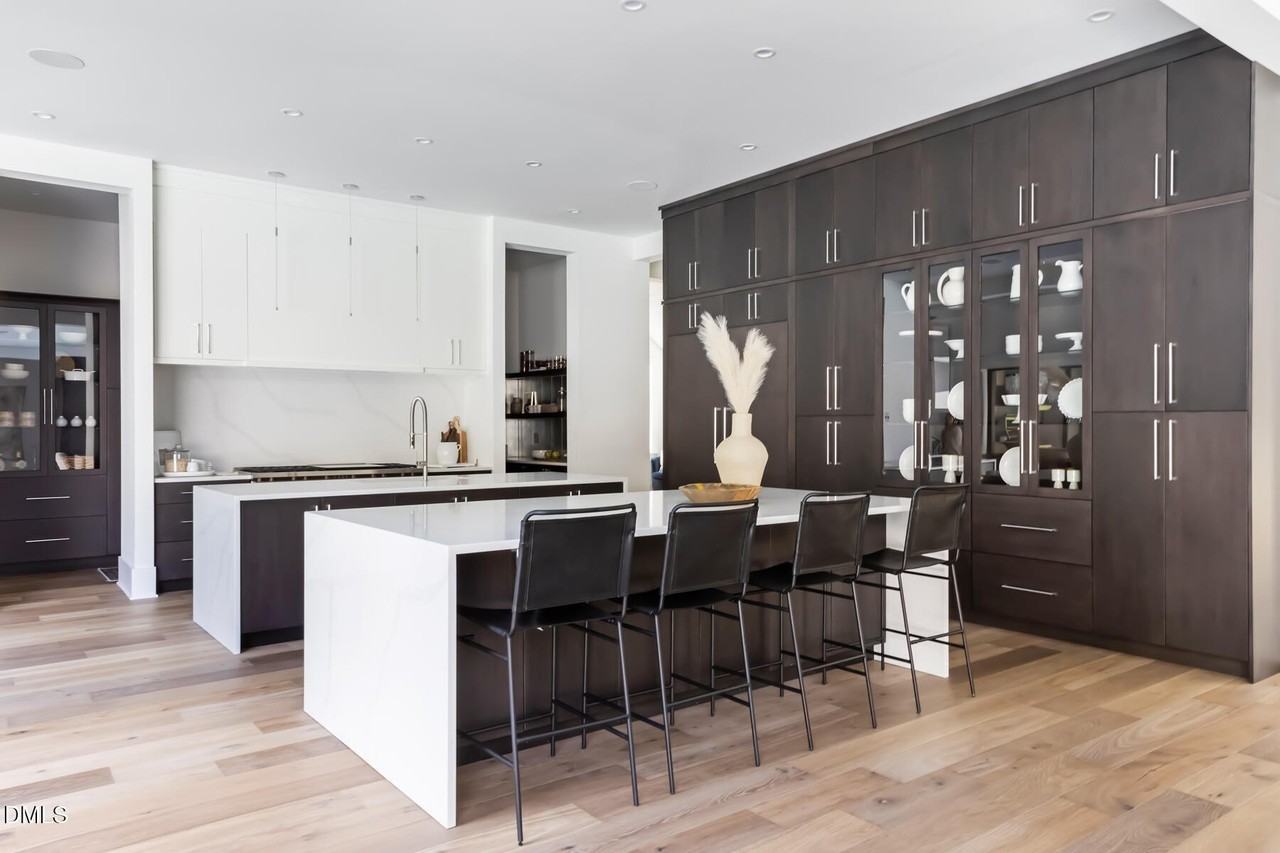 4300 Camelot Dr - Photo 6 of 50