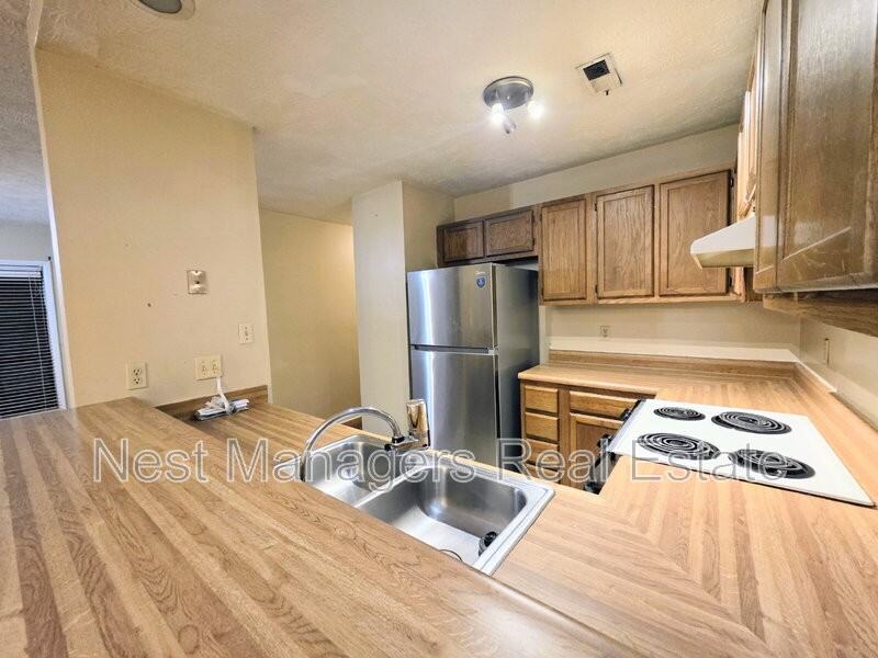 1861 Tryon Dr #3 - Photo 5 of 16