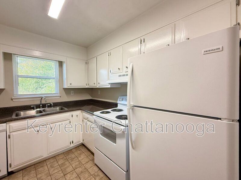 918 South Crest Road #A - Photo 4 of 14