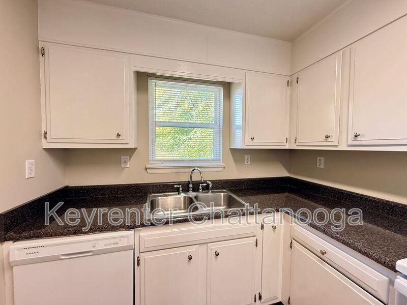 918 South Crest Road #A - Photo 5 of 14