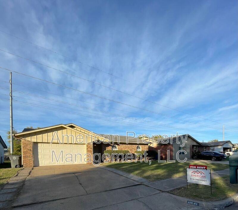 11841 E 36th St - Photo 2 of 33