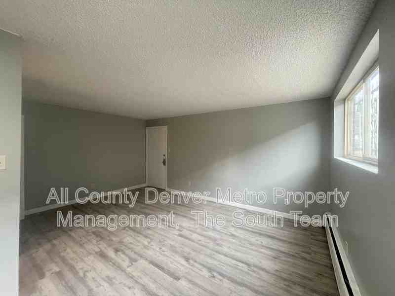 1622 Alton St #104 - Photo 5 of 8