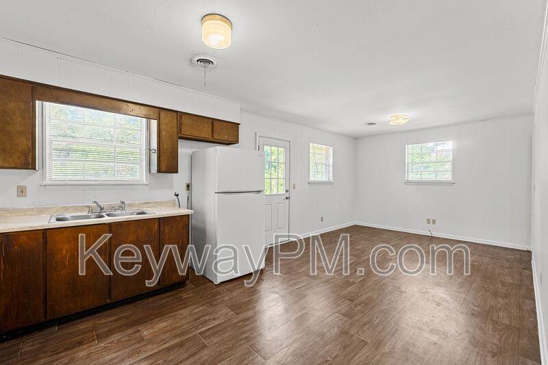 413 Kingstree Road - Photo 7 of 23